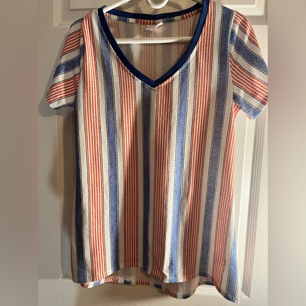 LuLaRoe Classic Tee NWOT Red Blue White Striped V-Neck Short Sleeve Size S